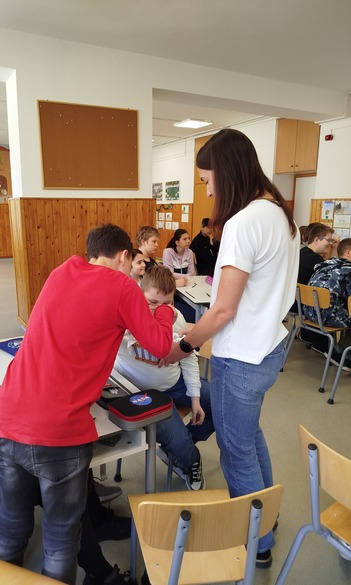 Föld napja - vetélkedő felsősöknek, ismeretbővítő forgószínpad alsósoknak