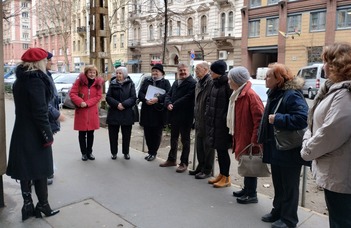 ÜNNEPI KOSZORÚZÁS